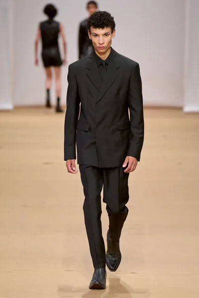 Look 8